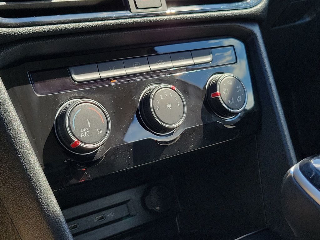 2024 Volkswagen Taos S - Photo 29