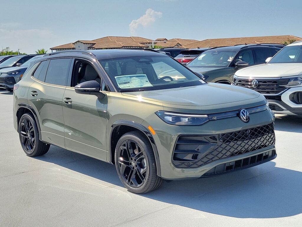 New 2026 Volkswagen Tiguan SE R-Line Black SUV