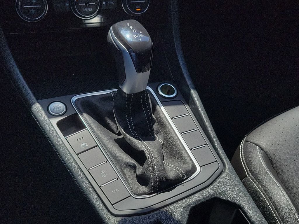 2023 Volkswagen Jetta SE - Photo 31