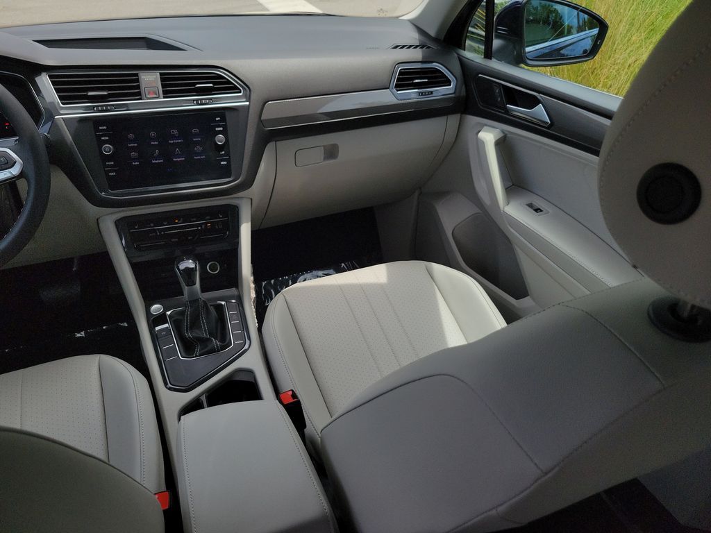2023 Volkswagen Tiguan SE - Photo 17