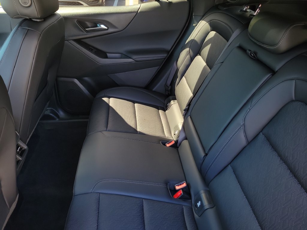 2027 Chevrolet Equinox LT - Photo 11