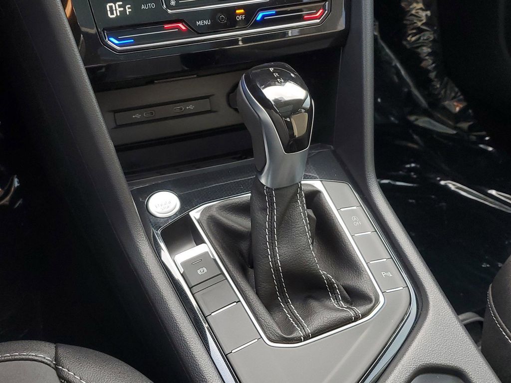 2025 Volkswagen Taos SE Black - Photo 36