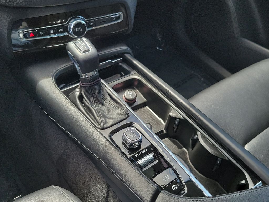 2019 Volvo XC90 Momentum - Photo 28