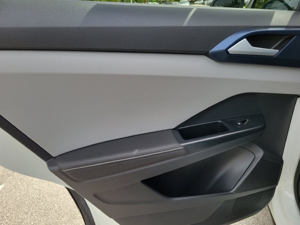 2024 Volkswagen Taos SE - Photo 9