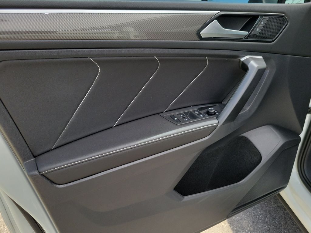 2023 Volkswagen Tiguan SE R-LINE BLACK - Photo 17