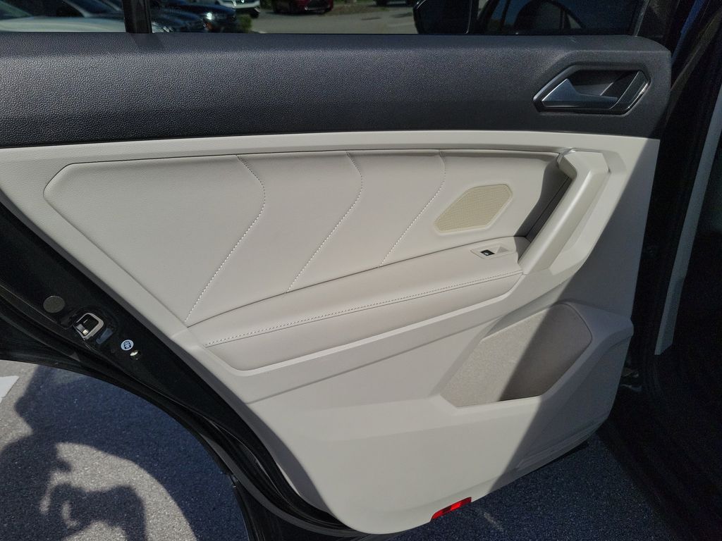 2023 Volkswagen Tiguan SE R-LINE BLACK - Photo 9