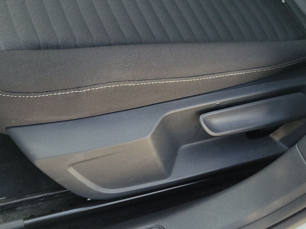 2025 Volkswagen Jetta S - Photo 20