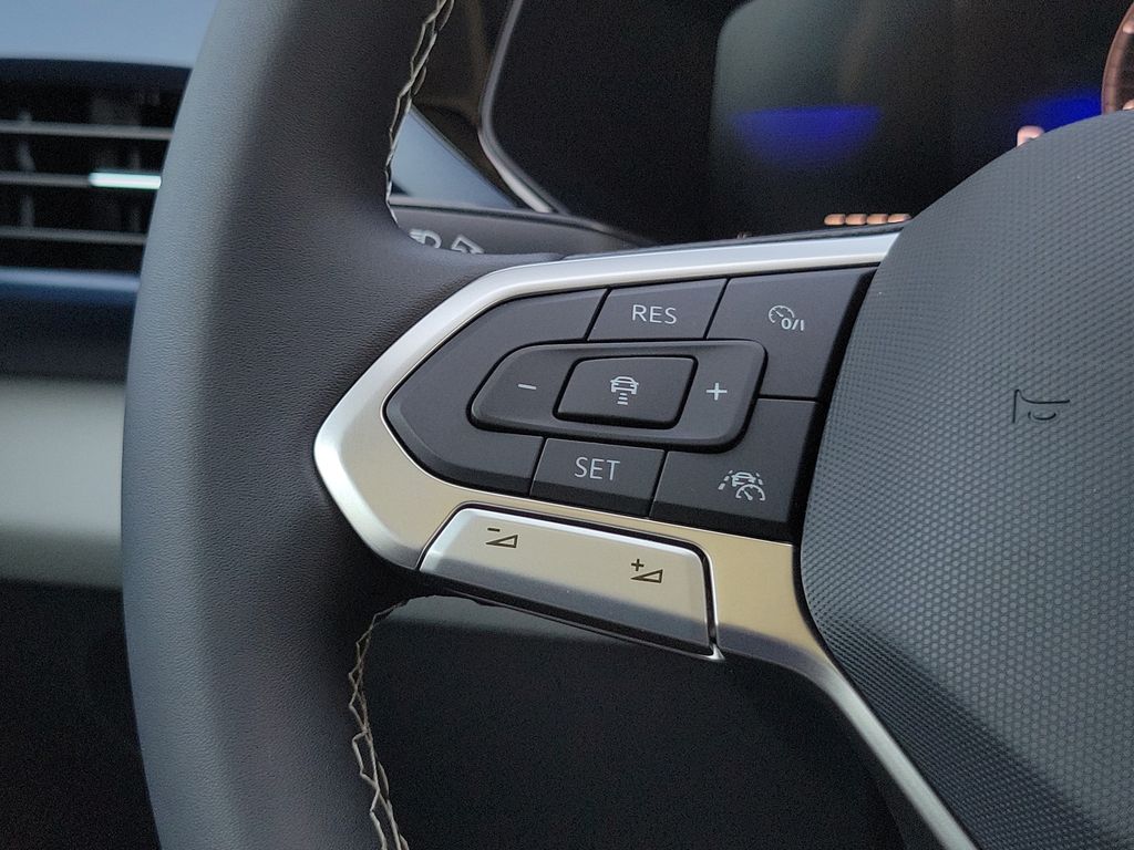 2023 Volkswagen Taos SE - Photo 23