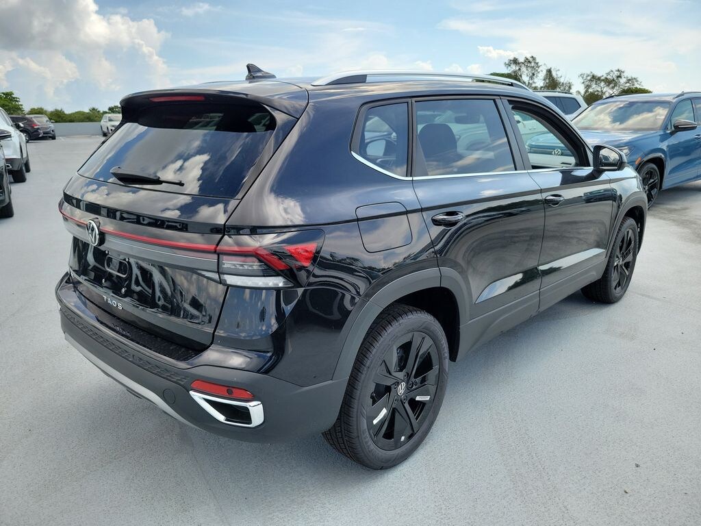 New 2026 Volkswagen Taos 1.5T SE SUV