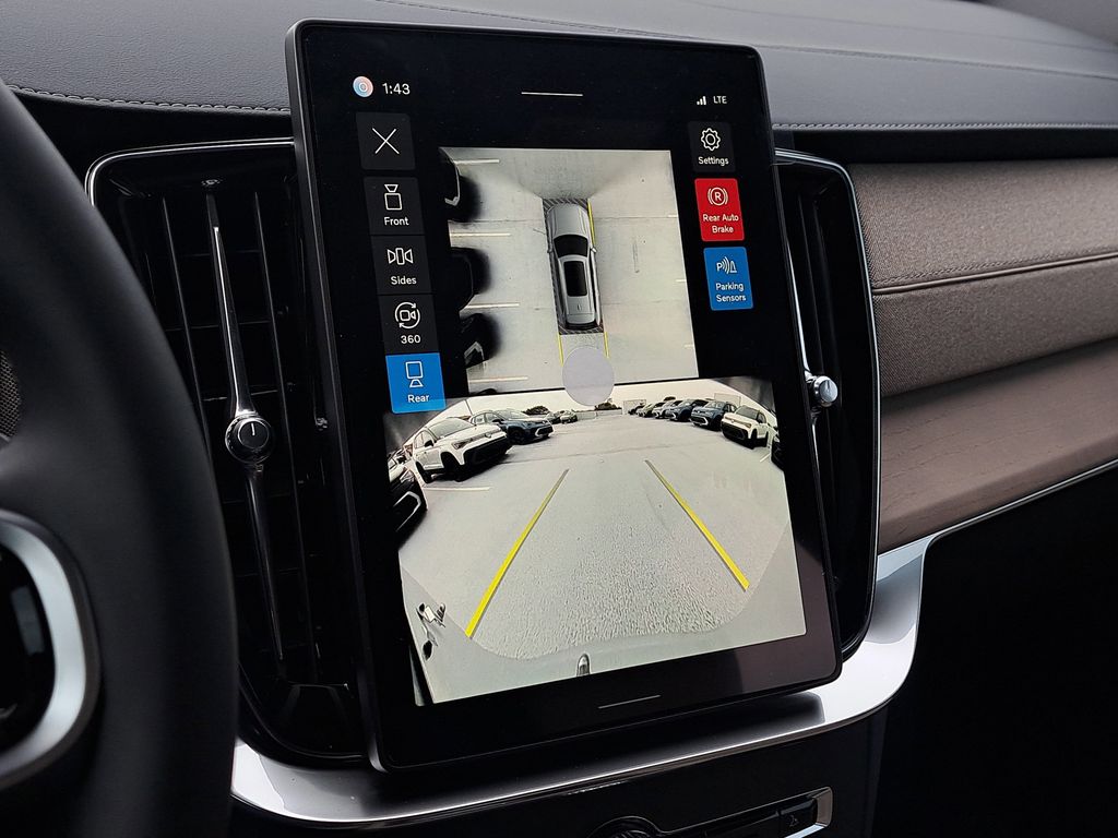 2026 Volvo XC90 Plus - Photo 30