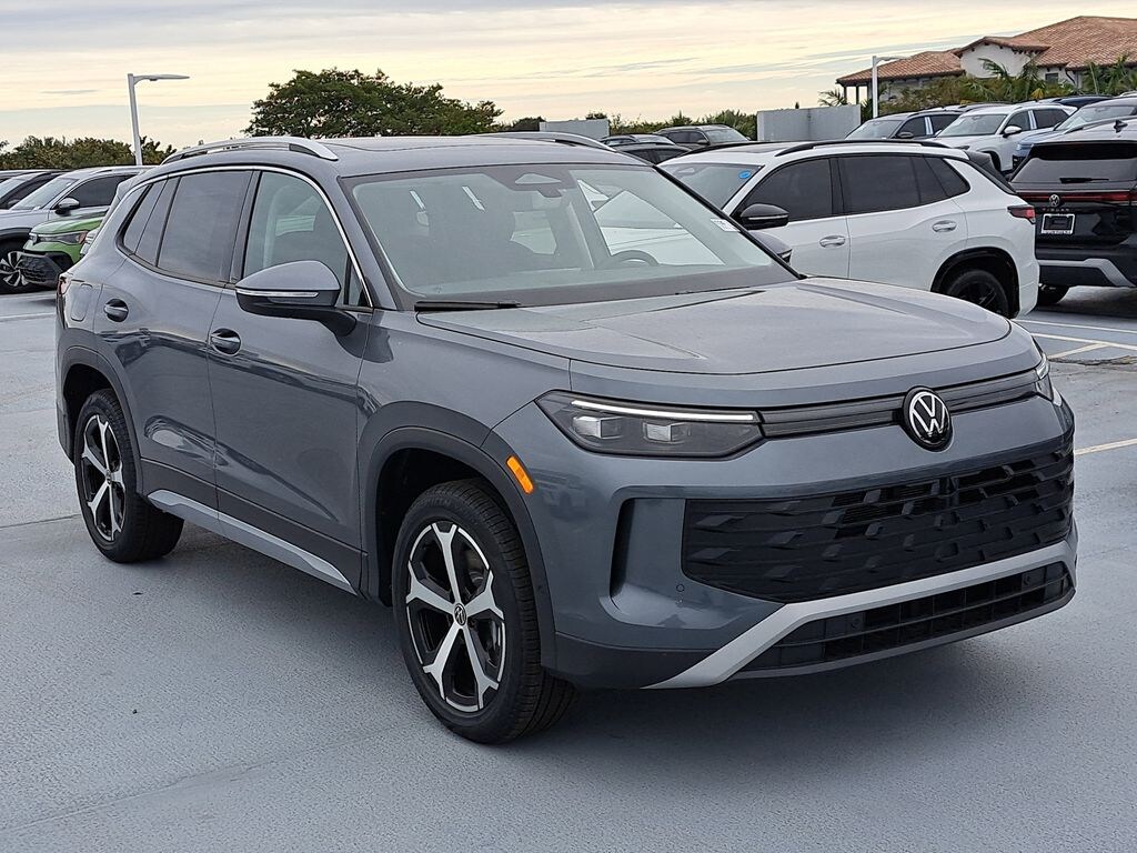 New 2026 Volkswagen Tiguan 2.0T SE SUV