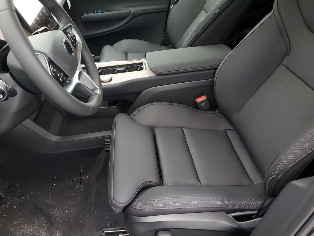 2025 Volvo EX90 Ultra - Photo 26