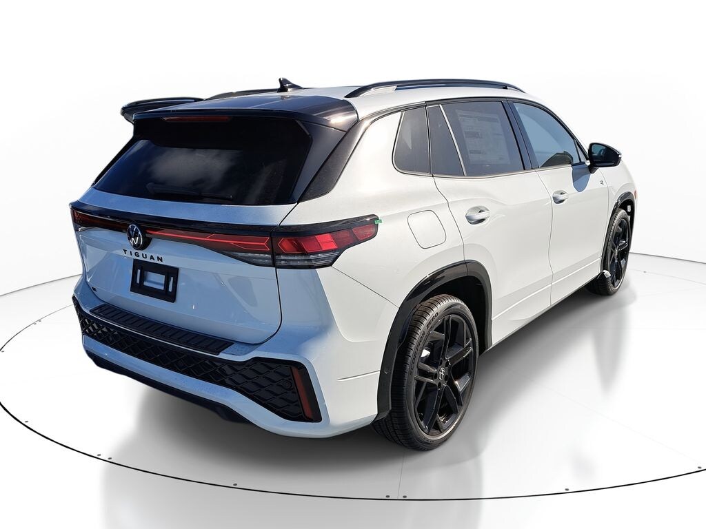 New 2026 Volkswagen Tiguan 2.0T SE R-Line Black SUV