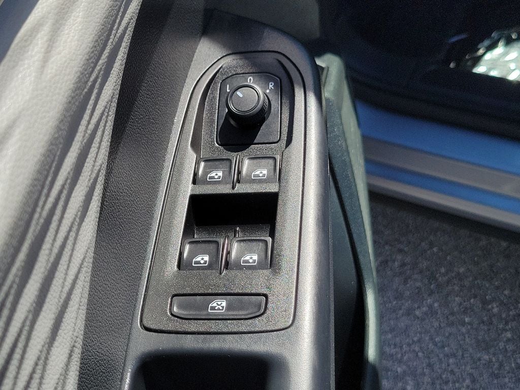 2024 Volkswagen Taos S - Photo 18