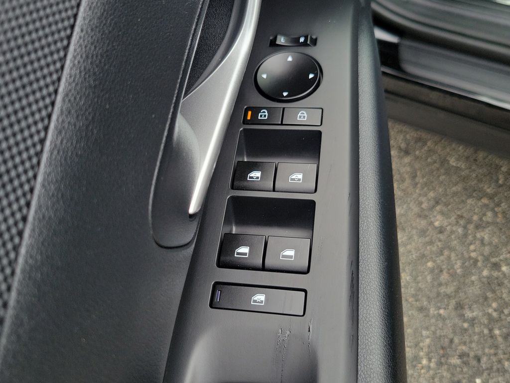 2025 Hyundai Tucson SEL - Photo 18