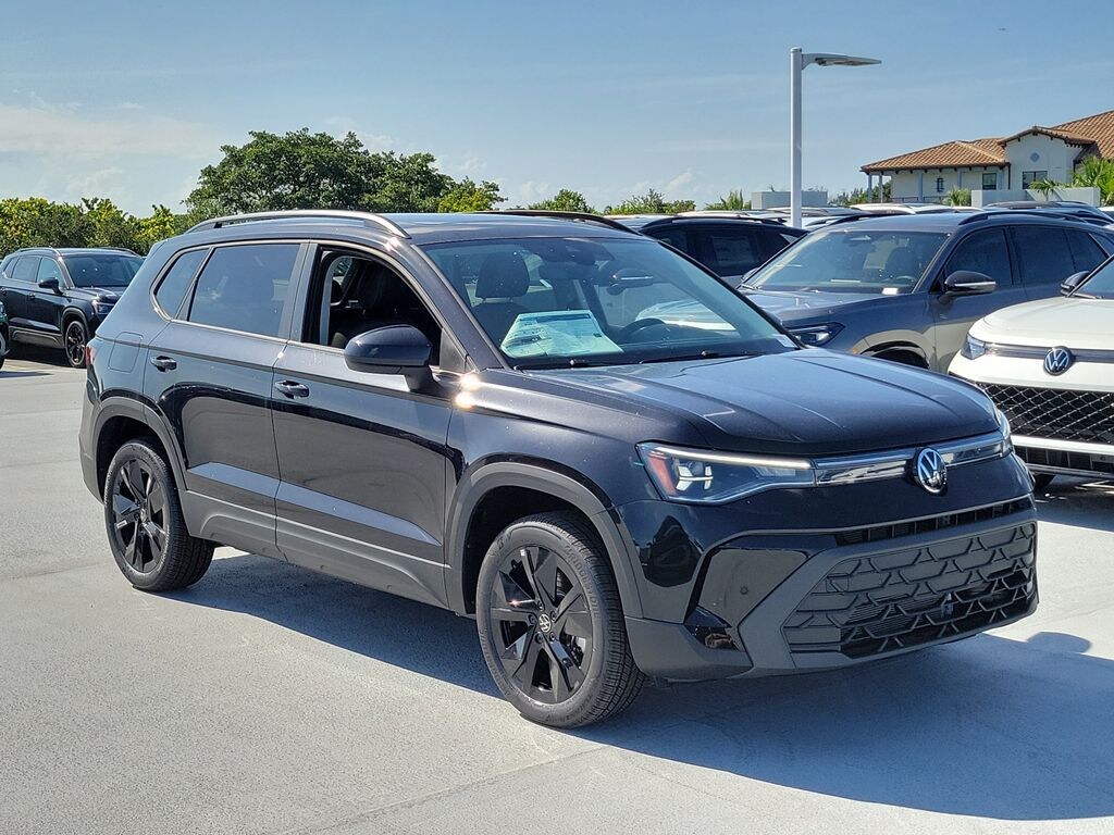 New 2026 Volkswagen Taos 1.5T SE Black SUV