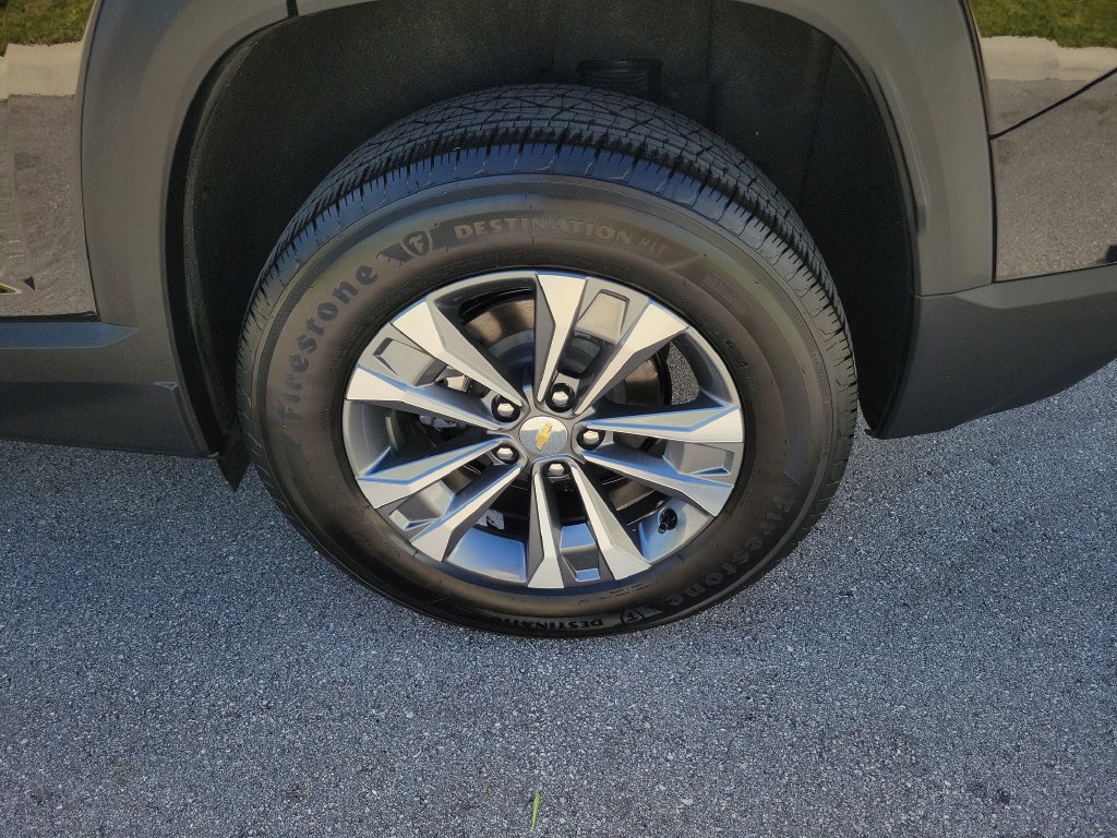2027 Chevrolet Equinox LT - Photo 8