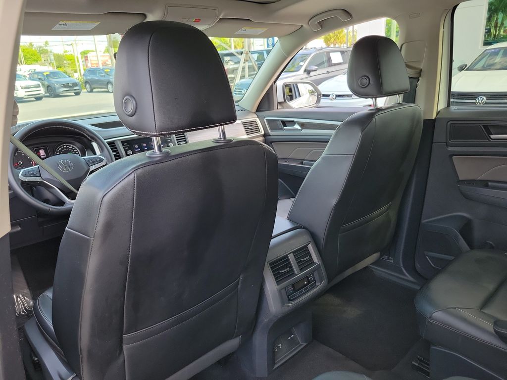2021 Volkswagen Atlas SE w/Tech - Photo 14