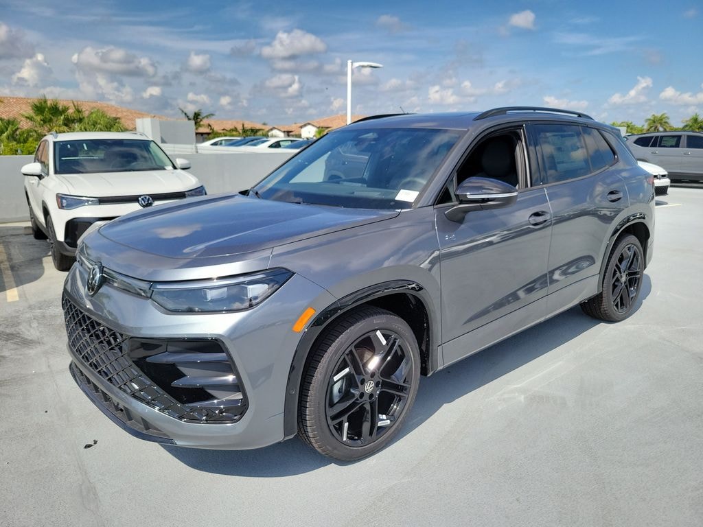 New 2026 Volkswagen Tiguan 2.0T SE R-Line Black SUV