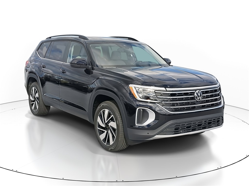 2026 Volkswagen Tiguan SE's photo