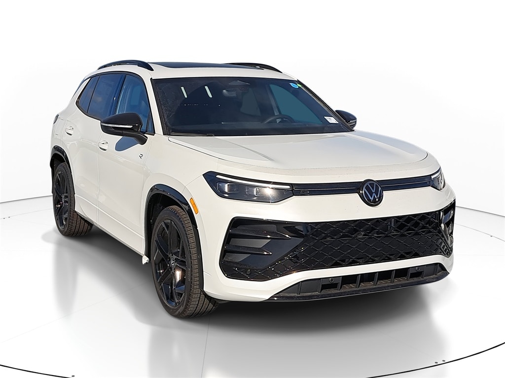 2026 Volkswagen Tiguan SE R-LINE BLACK's photo