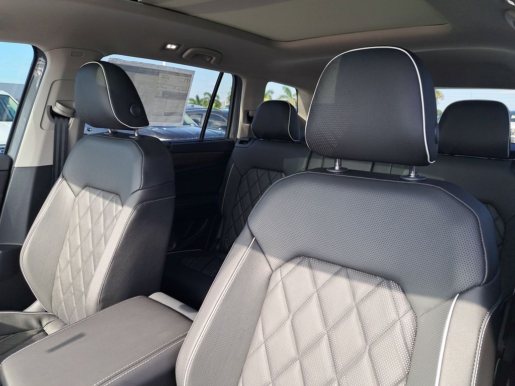 2025 Volkswagen Atlas SEL Premium R-Line - Photo 22