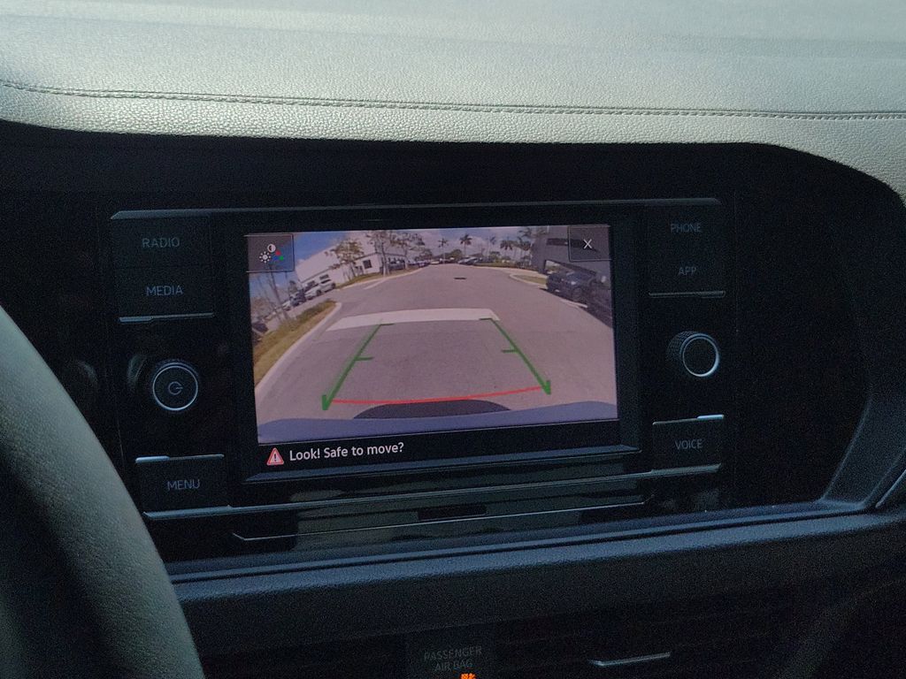 2023 Volkswagen Jetta SE - Photo 29