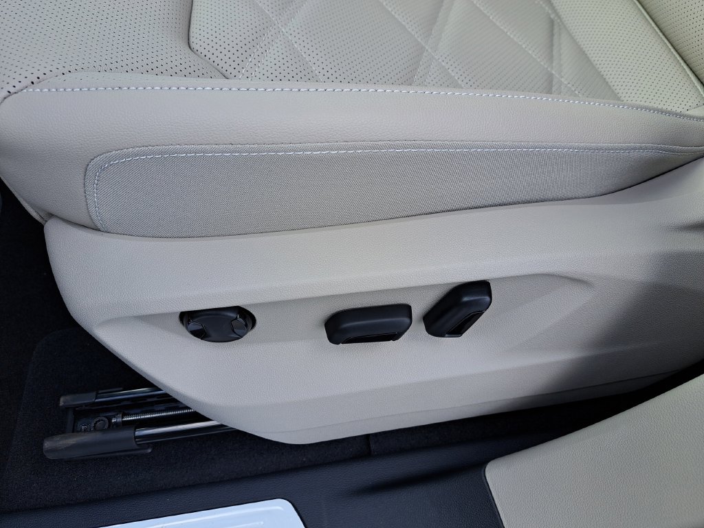 2026 Volkswagen Atlas SE w/Tech - Photo 24