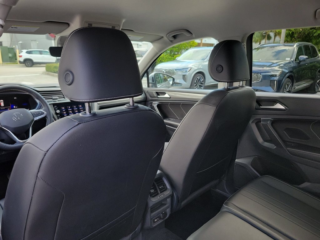 2024 Volkswagen Tiguan SE - Photo 13