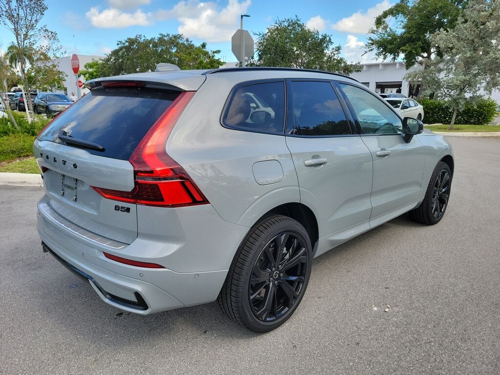 New 2026 Volvo XC60 B5 Ultra Black Edition SUV