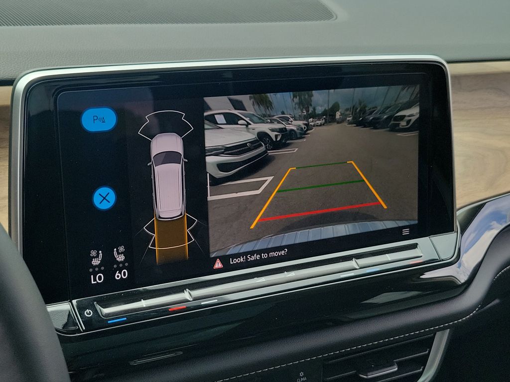 2024 Volkswagen Atlas SE w/Tech - Photo 30