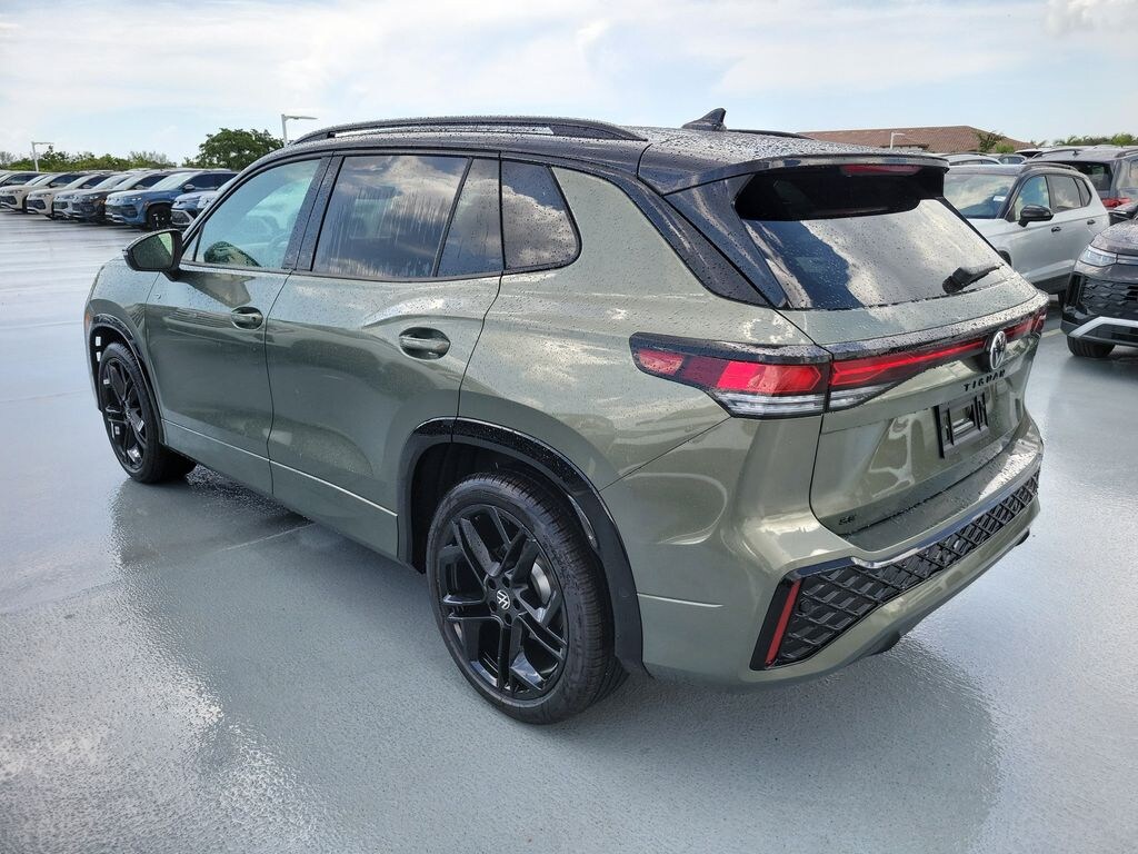 New 2026 Volkswagen Tiguan 2.0T SE R-Line Black SUV