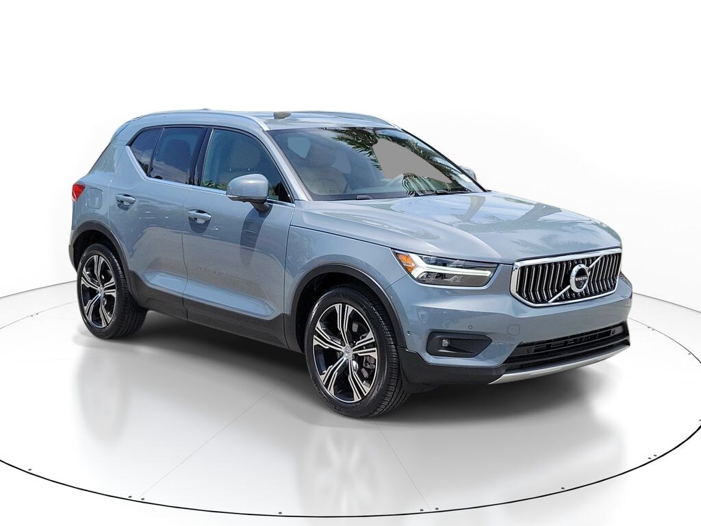 Used 2022 Volvo XC40 T4 FWD Inscription SUV