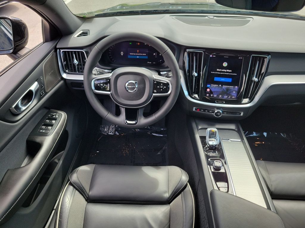 2024 Volvo S60 Plus - Photo 13