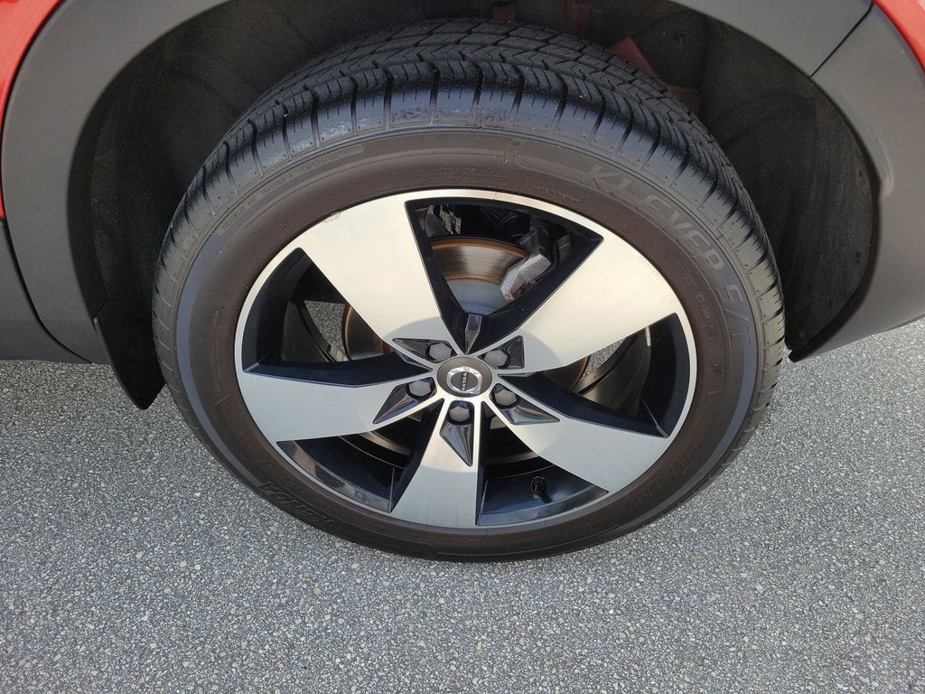 2019 Volvo XC40 Momentum - Photo 9