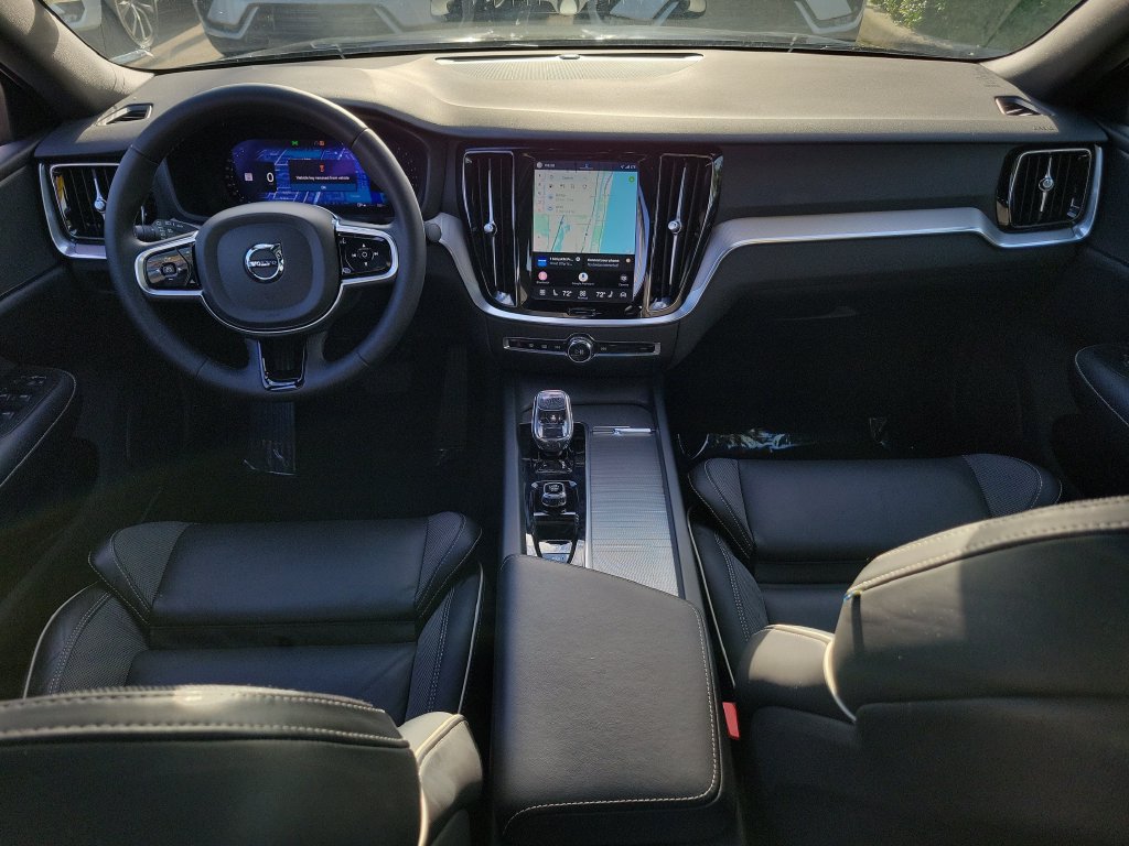 2024 Volvo S60 Plus - Photo 14