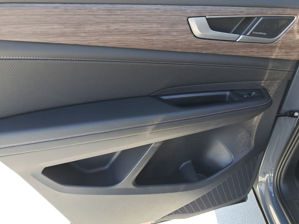 2025 Volkswagen Atlas SEL Premium R-Line - Photo 10