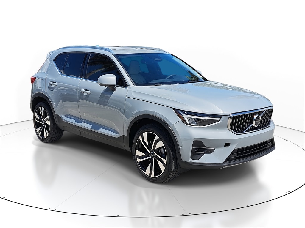 2024 Volvo XC40 Plus