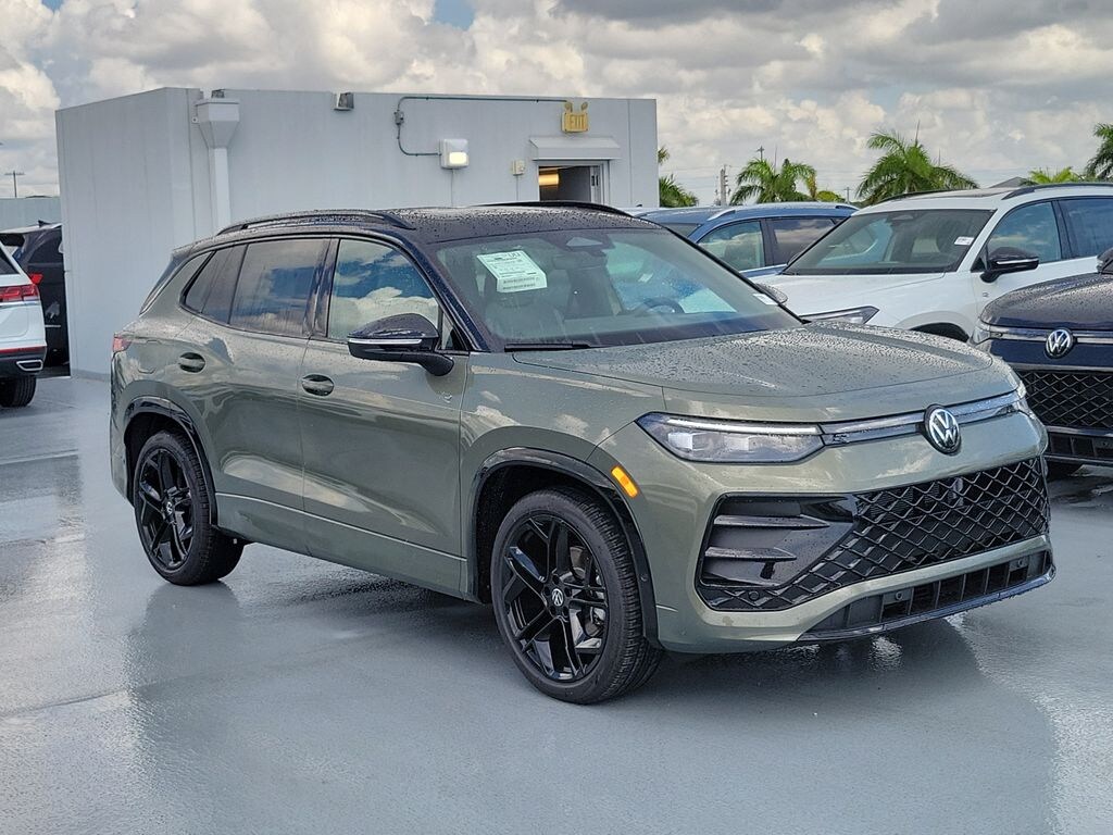 New 2026 Volkswagen Tiguan 2.0T SE R-Line Black SUV