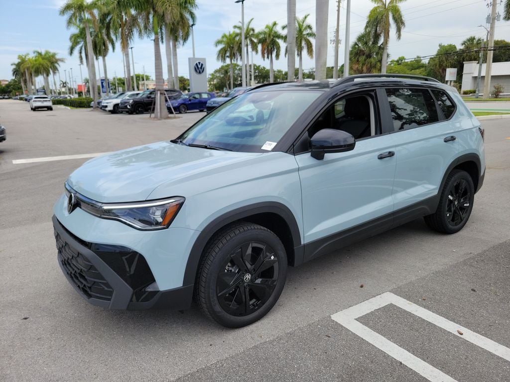 New 2026 Volkswagen Taos 1.5T SE Black SUV