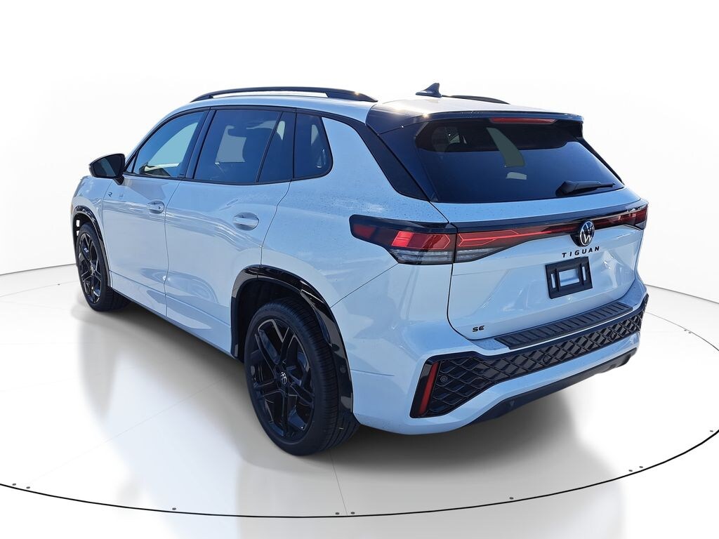 New 2026 Volkswagen Tiguan 2.0T SE R-Line Black SUV