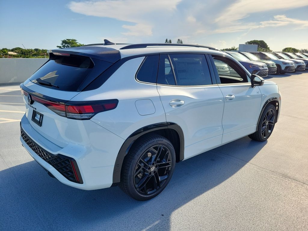New 2026 Volkswagen Tiguan SE R-Line Black SUV