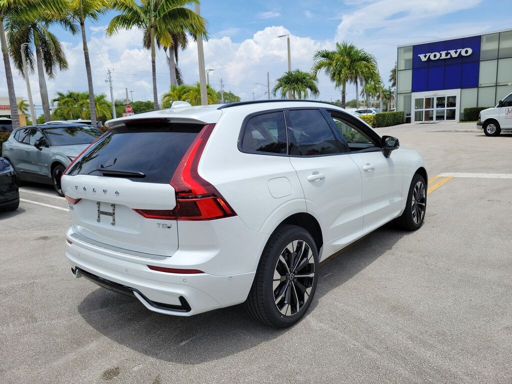 New 2026 Volvo XC60 plug-in hybrid T8 Plus SUV