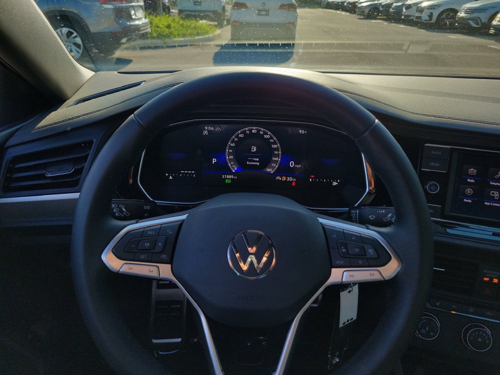 2024 Volkswagen Jetta Sport - Photo 23