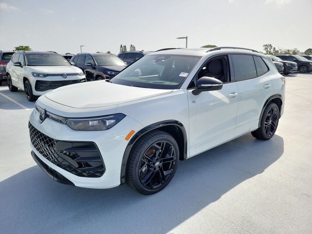 New 2026 Volkswagen Tiguan 2.0T SE R-Line Black SUV