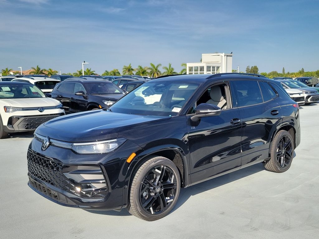 New 2026 Volkswagen Tiguan 2.0T SE R-Line Black SUV