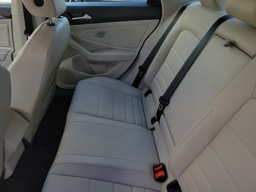 2024 Volkswagen Jetta SE - Photo 11