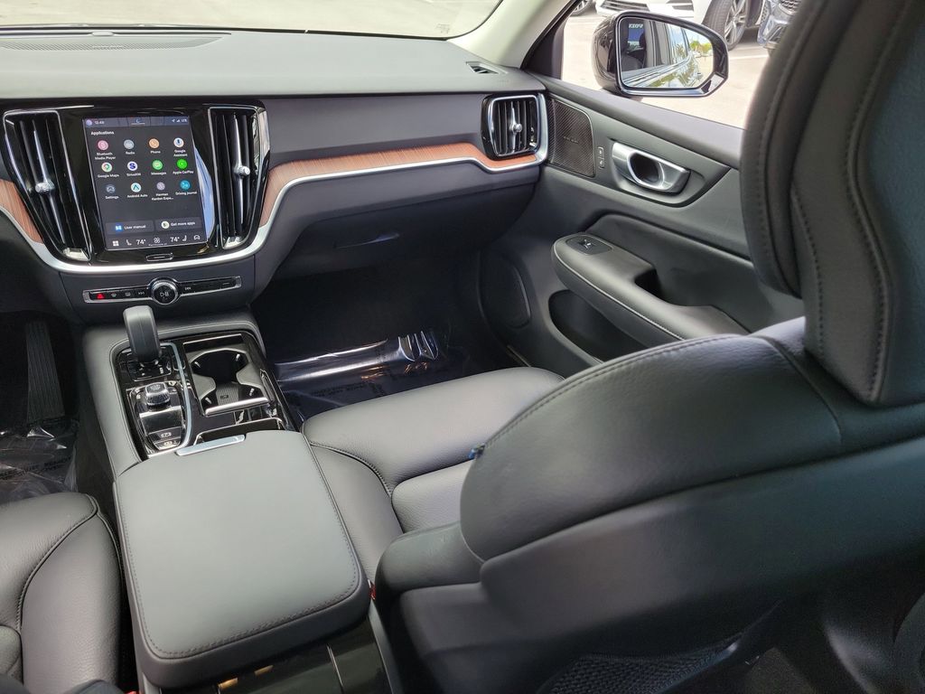 2024 Volvo S60 Plus - Photo 15