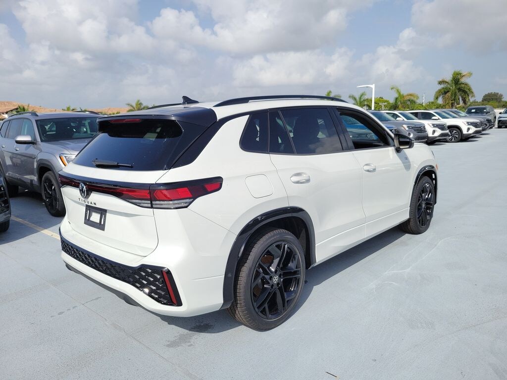 New 2026 Volkswagen Tiguan 2.0T SE R-Line Black SUV
