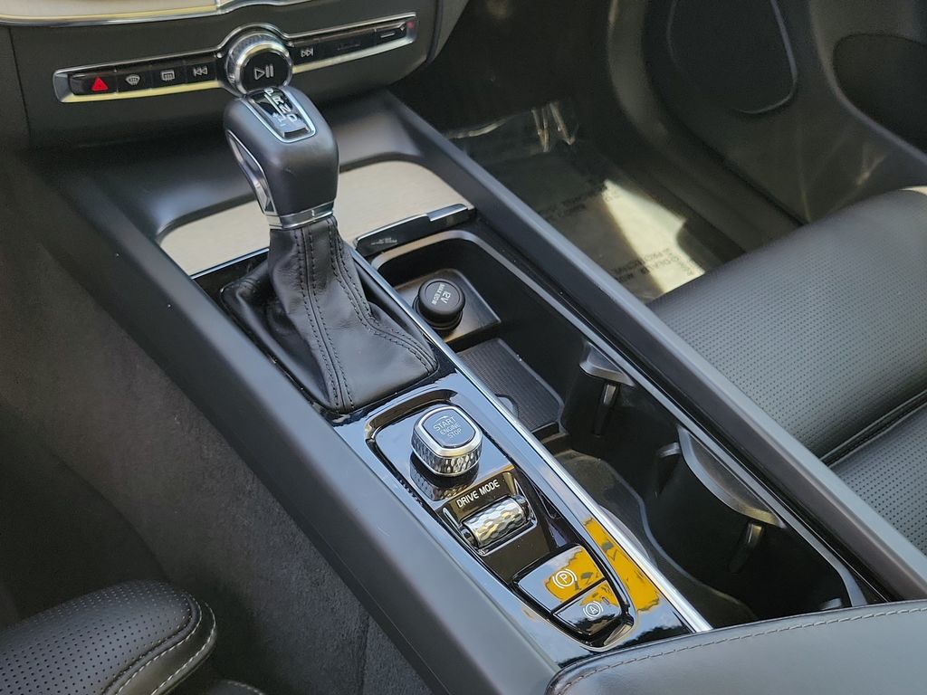 2021 Volvo XC60 Inscription - Photo 30